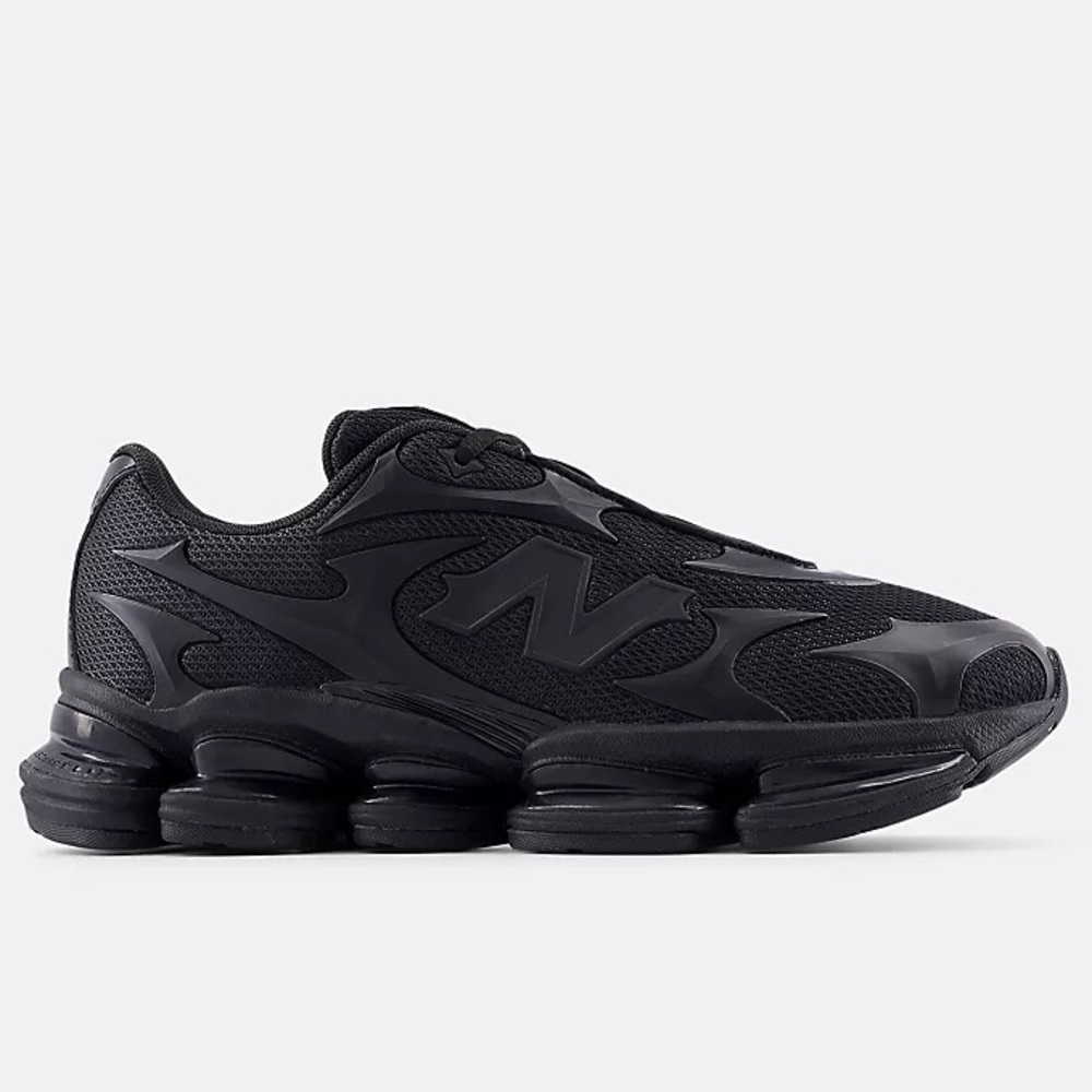 📞 New Balance 2000 Triple Black 🖤 - Picture 1 of 5
